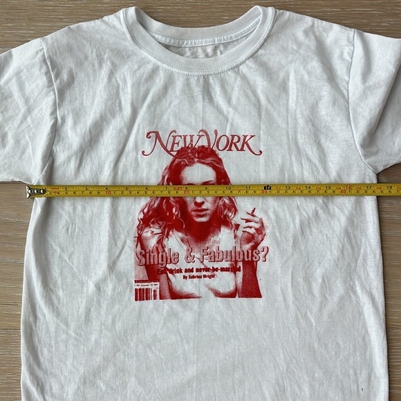 NWOT Sex and the City T-shirt of 
Carrie Bradshaw cover New York Magazine - Picture 5 of 11